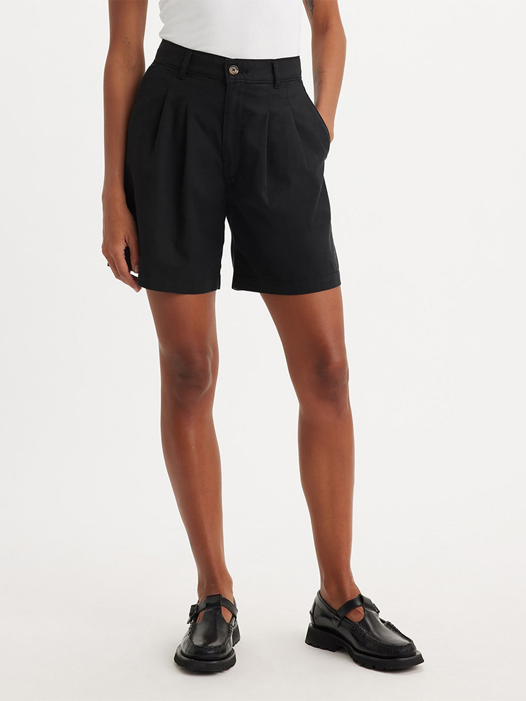 Levi's® Women's Pleated Trouser Shorts